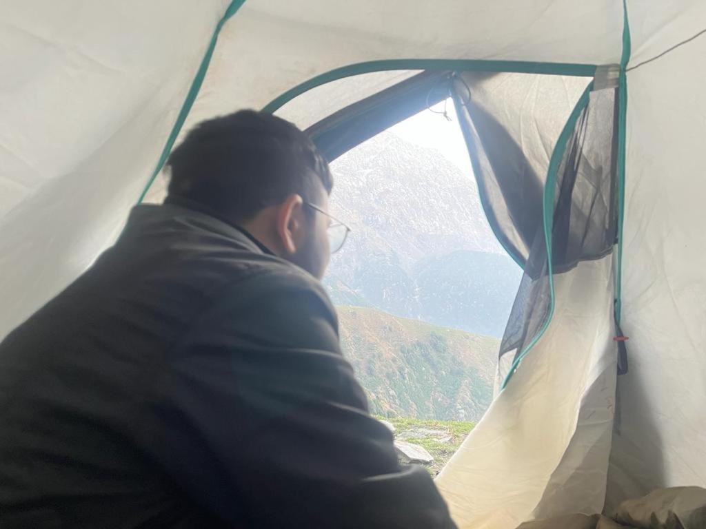 Triund Trek Hotel Dharamszala Kültér fotó