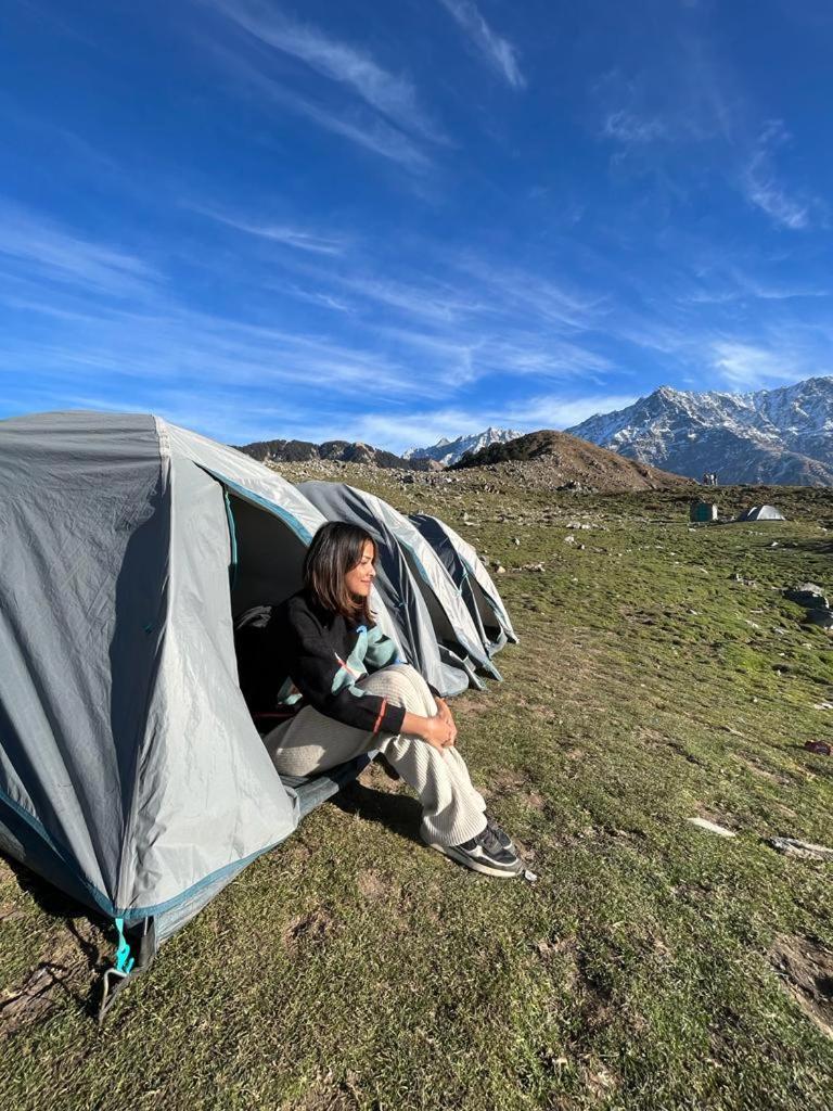 Triund Trek Hotel Dharamszala Kültér fotó